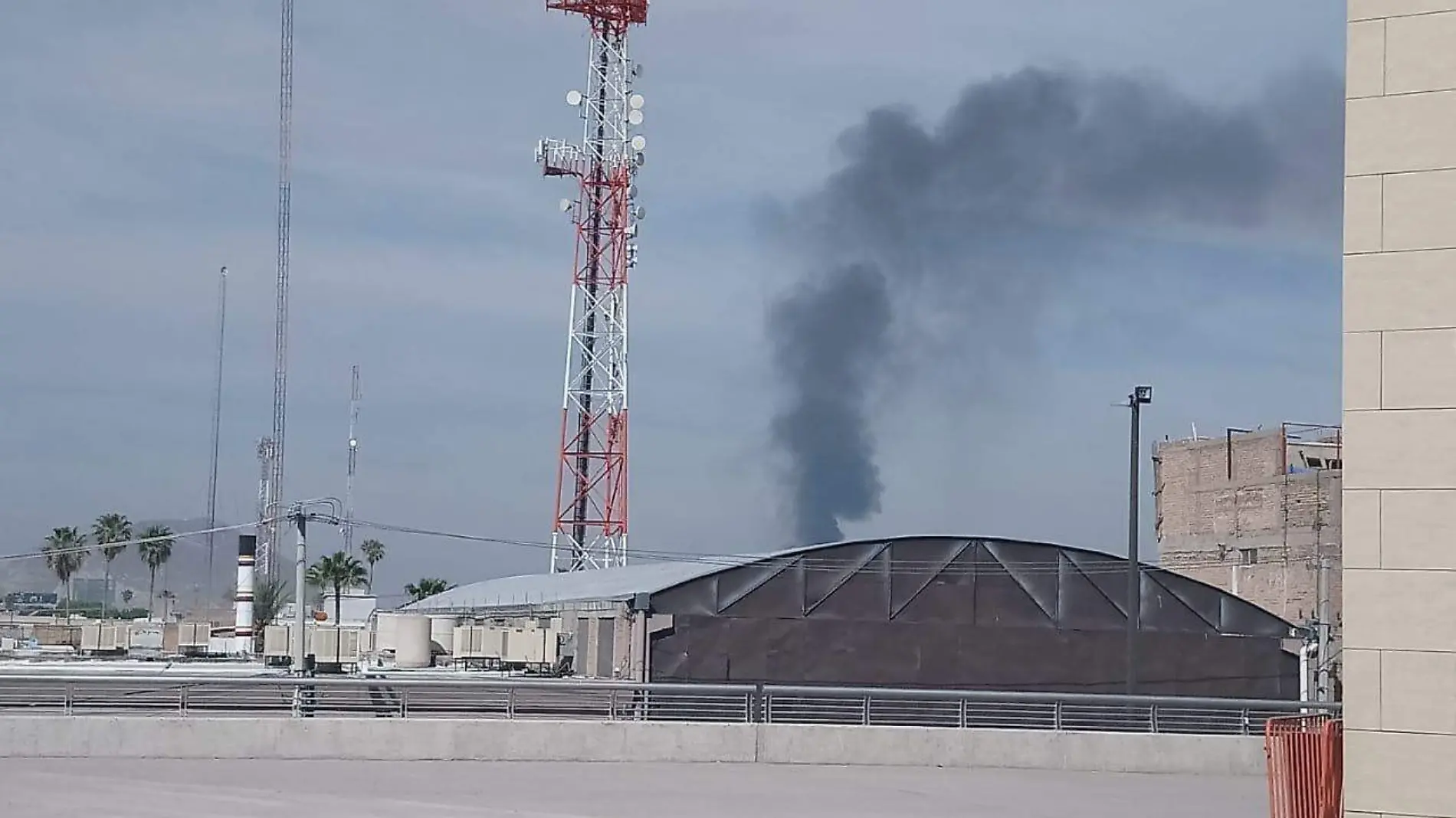 03 Genera alarma incendio en un lote baldío en el Consuelo